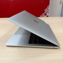 MacBook Air 2019 13.3" Silver i5/8GB/256GB 97% sạc 59 lần BPTN (móp cạnh màn, lưng móp)