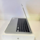 Macbook Air 2025 13.6" Sky Blue Apple M4/ 16GB RAM/ 256GB SSD Kondisi 99%, siklus pengisian daya 19 kali. BPTN 