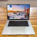 MacBook Pro 2021 14 inci Perak M1 Pro/RAM 16GB/SSD 512GB Baterai 98% Siklus pengisian daya 87% 328 kali Tombol BPTN pudar 