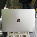 Macbook Pro 2019 13,3 inci Space Gray Intel Core i7/ RAM 16GB/ SSD 256GB Baterai 97% 100% Terisi daya 3 kali BPTN (Baterai diganti, casing rusak, perubahan warna)