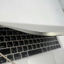 MacBook Air 2019 13.3" Silver i5/8GB/256GB 97% sạc 404 lần (Có trầy - vênh cạnh)