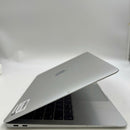 MacBook Air 2019 13.3" Silver i5/8GB/256GB 97% sạc 463 lần (Có xước - vênh cạnh)