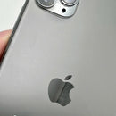 iPhone 11 Pro Max 64GB Abu-abu, kondisi 97%, baterai 100%. Paket data seluler sudah lunas, berfungsi seperti versi internasional Apple (Baterai sudah diganti - layar dan bezel tergores, terdapat perubahan warna gelap di bagian belakang) - HH3066 