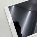 iPad Generasi ke-8 2020 10,2 inci 32GB Perak 4G + Wifi Baterai 98% (dari 80%) dari Australia (goresan di bagian belakang, goresan di tepi, debu di layar, hanya berfungsi dengan kartu SIM Vietnam) 