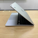 Macbook Air 2025 13.6" Sky Blue Apple M4/ 16GB RAM/ 256GB SSD Kondisi 99%, siklus pengisian daya 19 kali. BPTN 