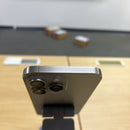 iPhone 15 Pro Max 256GB Biru Titanium 98% baterai 86% Versi Apple Internasional (noda 0,5x, bezel tergores parah) - HH6781